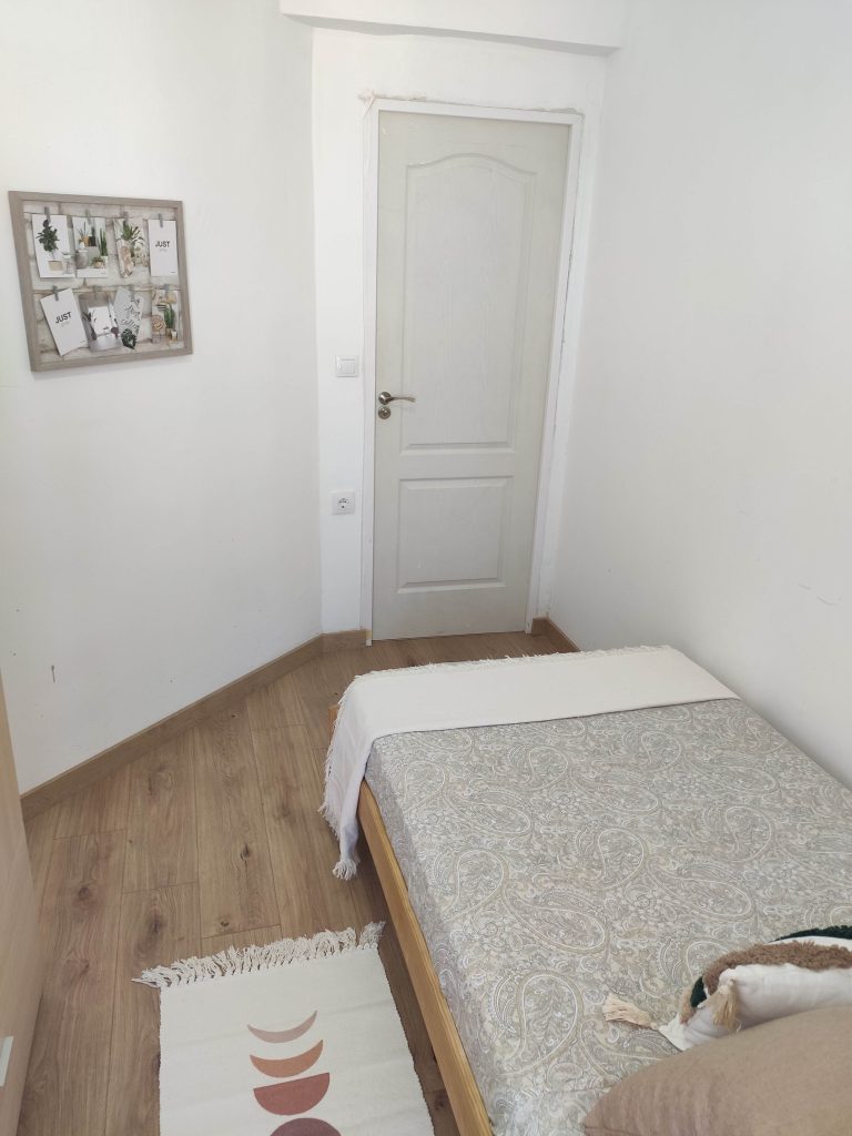 1706053726364 768x1024